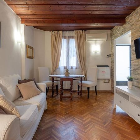Signoria Florentine Apartment ฟลอเรนซ์ ภายนอก รูปภาพ